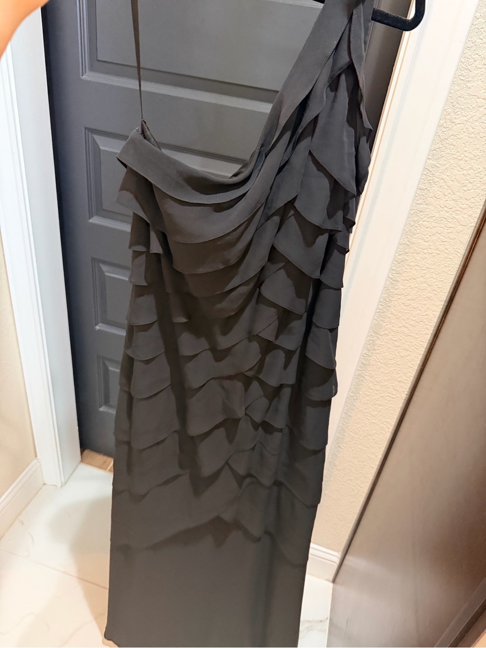 NWT Alex Evenings 16 One Shoulder Black Tiered Ruffle Special Event Ball Gown